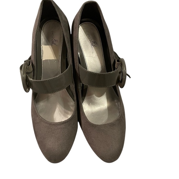Jaclyn Smith Gray Heels with Buckle - Picture 2 of 3